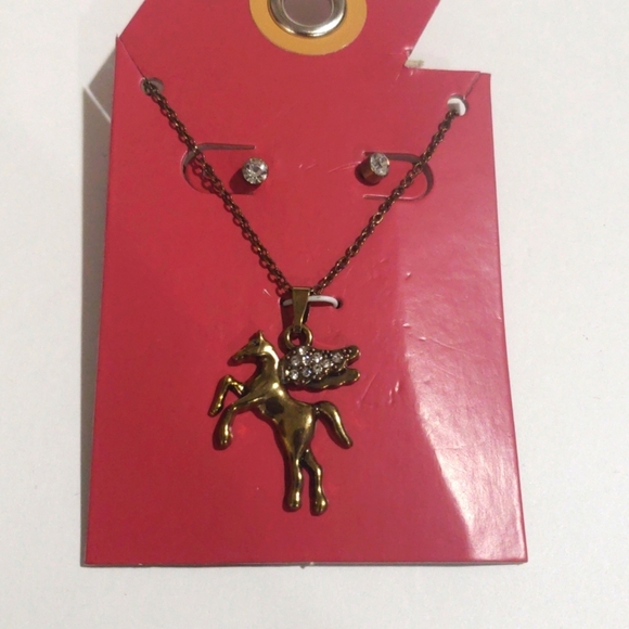 Old Gold Tone Pegasus Pendant Necklace & Crystal Stud Earrings - Women's Fashion - Picture 1 of 8
